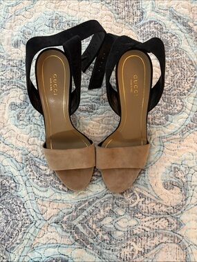 Gucci Madison Two-Tone Suede Block Heels - Black and Grey